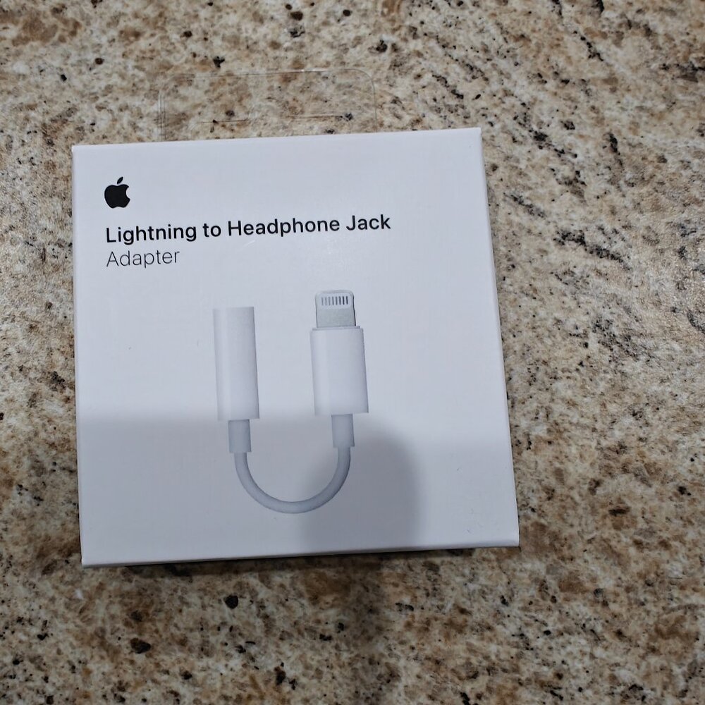 Apple Lightning to 3.5mm Headphone Jack Adapter